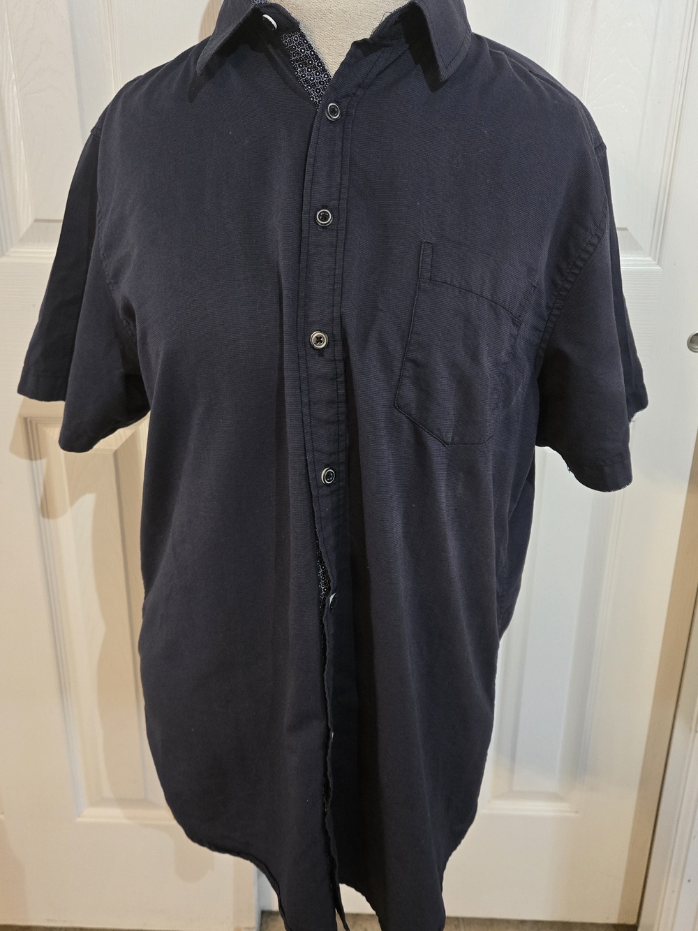 Craft + Flow Men’s XL Navy Short Sleeve Button Up Shirt – Contrast Stitching